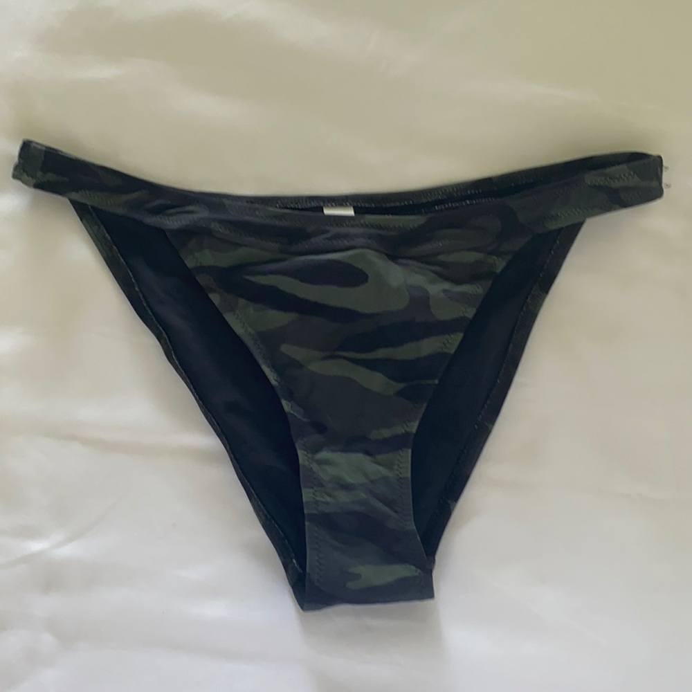 Solid & Striped Molly Bottom Dark Camo